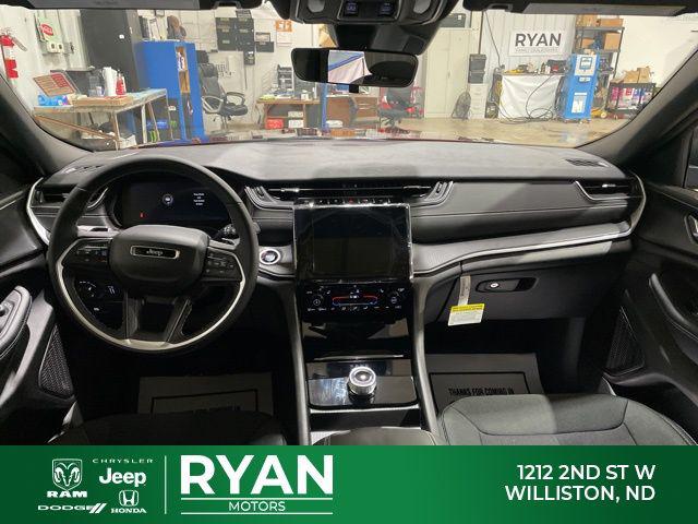 2025 Jeep Grand Cherokee GRAND CHEROKEE LAREDO X 4X4 2025 Jeep Grand Cherokee GRAND CHEROKEE LAREDO X 4X4