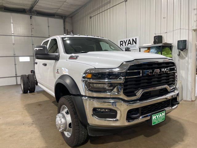 2026 RAM Ram 5500 Chassis Cab RAM 5500 TRADESMAN CHASSIS CREW CAB 4X4 84 CA 2026 RAM Ram 5500 Chassis Cab RAM 5500 TRADESMAN CHASSIS CREW CAB 4X4 84 CA