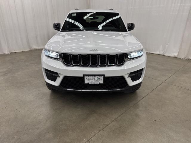 2025 Jeep Grand Cherokee GRAND CHEROKEE LAREDO X 4X4 2025 Jeep Grand Cherokee GRAND CHEROKEE LAREDO X 4X4