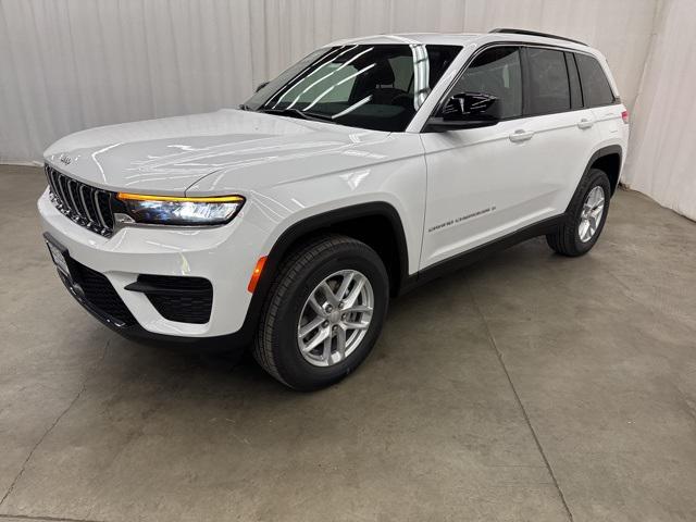 2025 Jeep Grand Cherokee GRAND CHEROKEE LAREDO X 4X4 2025 Jeep Grand Cherokee GRAND CHEROKEE LAREDO X 4X4