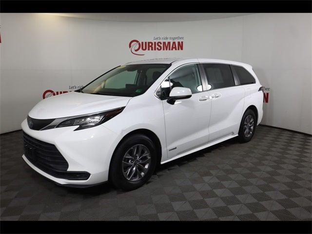 2021 Toyota Sienna LE