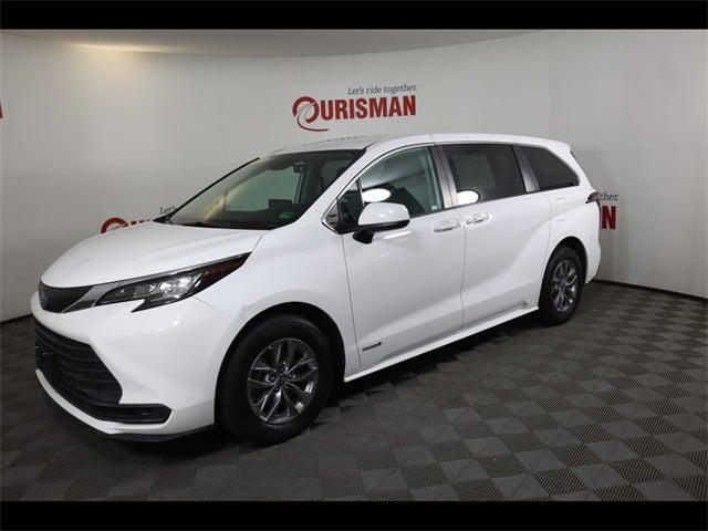 2021 Toyota Sienna LE
