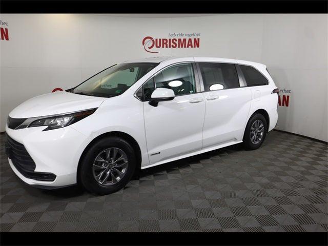 2021 Toyota Sienna LE