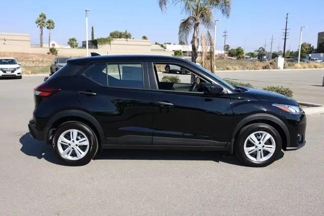 2025 Nissan Kicks S