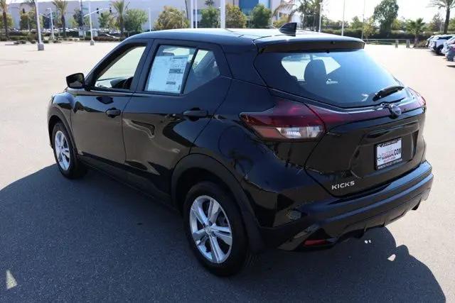 2025 Nissan Kicks S