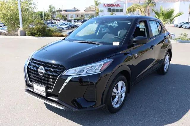 2025 Nissan Kicks S