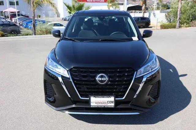 2025 Nissan Kicks S