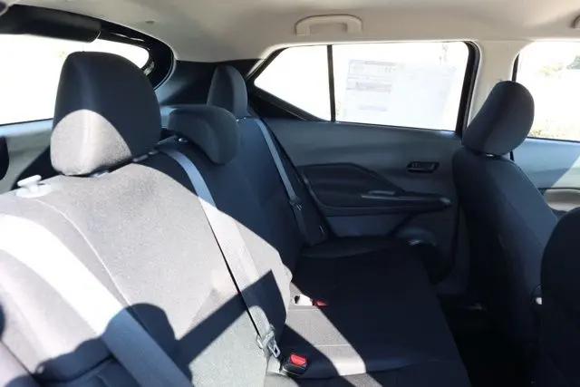 2025 Nissan Kicks S