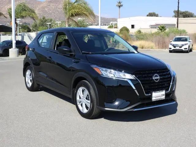 2025 Nissan Kicks S