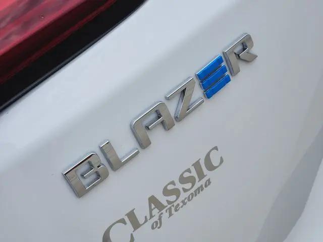 2025 Chevrolet V Blazer RWD LT