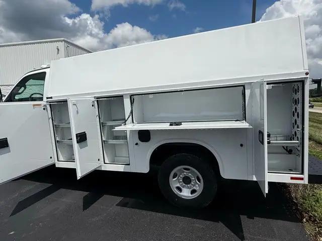 2025 Chevrolet Express Cutaway Work Van
