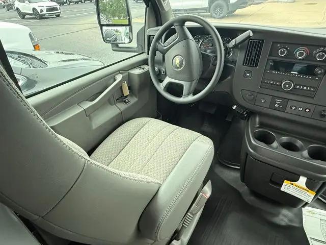 2025 Chevrolet Express Cutaway Work Van