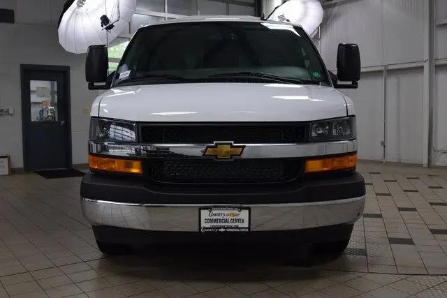 2025 Chevrolet Express Cutaway Work Van