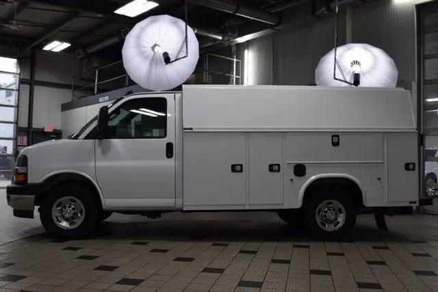 2025 Chevrolet Express Cutaway Work Van