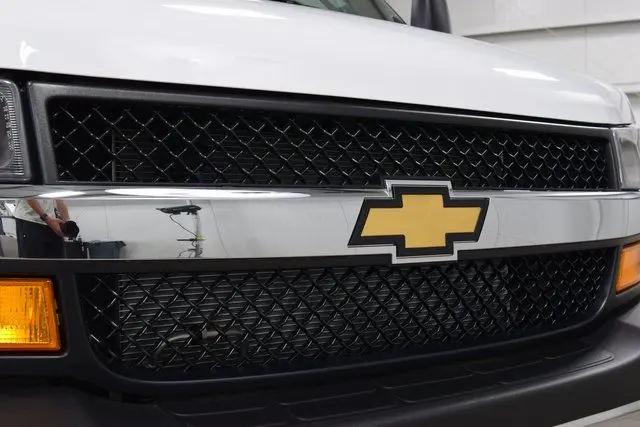 2025 Chevrolet Express Cutaway Work Van