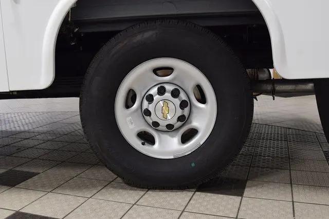 2025 Chevrolet Express Cutaway Work Van