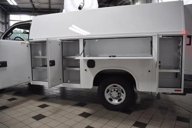 2025 Chevrolet Express Cutaway Work Van