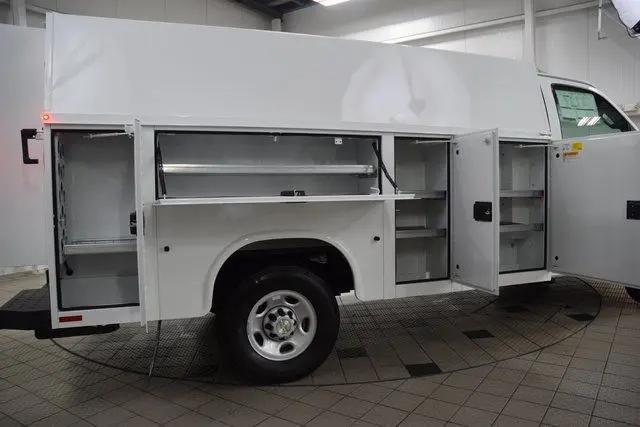 2025 Chevrolet Express Cutaway Work Van