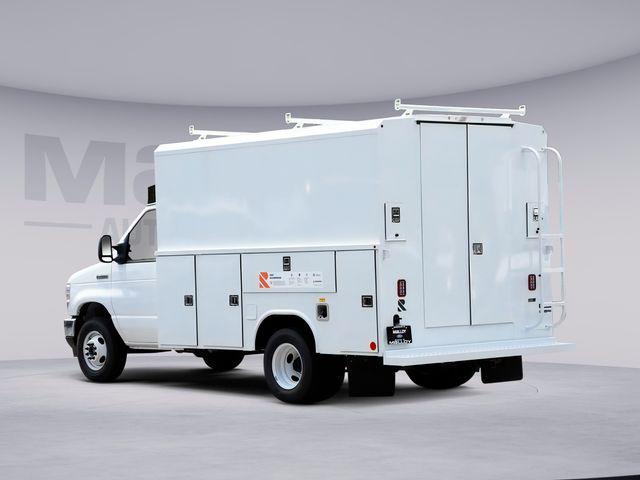 2026 Ford E-350 Cutaway Base