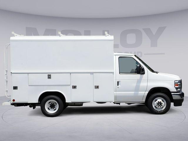 2026 Ford E-350 Cutaway Base