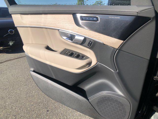 2026 Volvo XC90 Plug-In Hybrid T8 Plus 7-Seater
