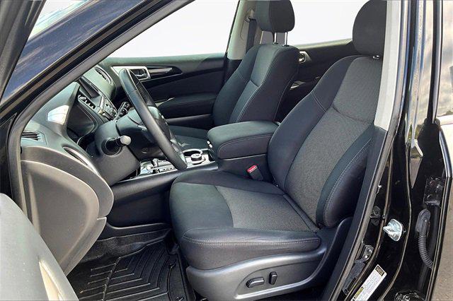 2017 Nissan Pathfinder SV