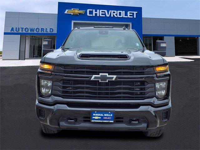 2024 Chevrolet Silverado 2500HD 4WD Crew Cab Standard Bed Custom