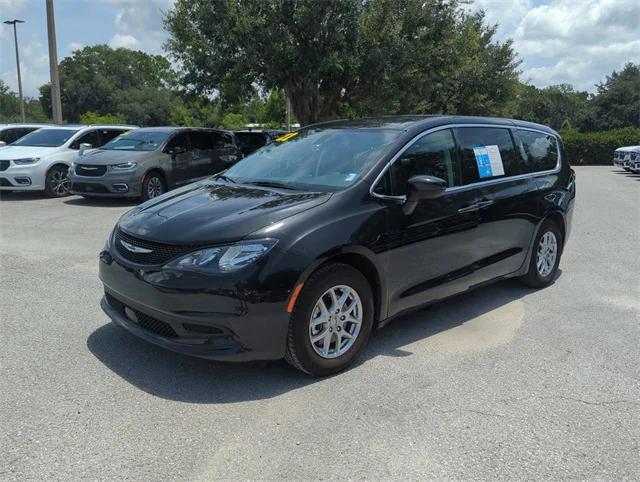 2022 Chrysler Voyager LX