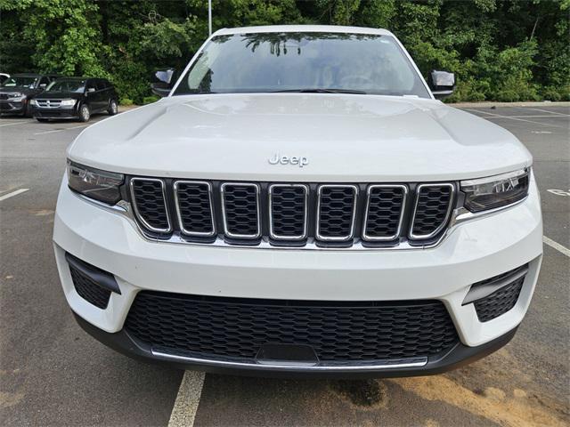 2023 Jeep Grand Cherokee Laredo 4x2