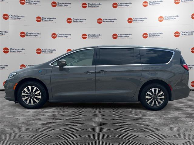 2022 Chrysler Pacifica Hybrid Touring L