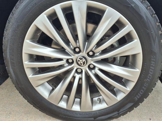 2022 Toyota Highlander Hybrid Platinum