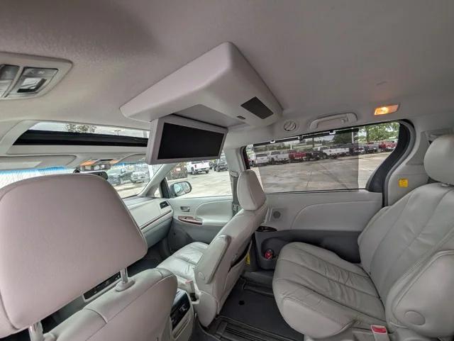 2011 Toyota Sienna XLE V6
