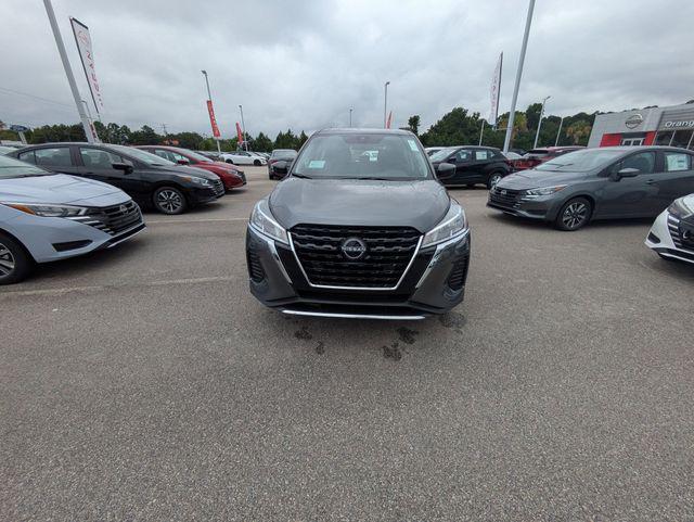 2025 Nissan Kicks S