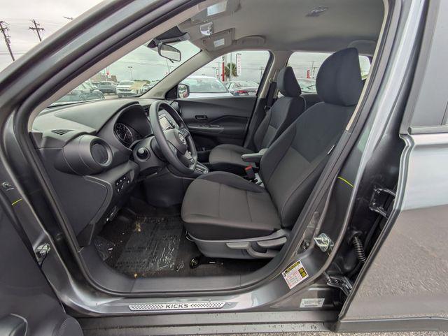 2025 Nissan Kicks S