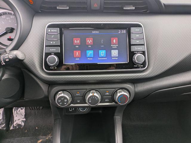 2025 Nissan Kicks S