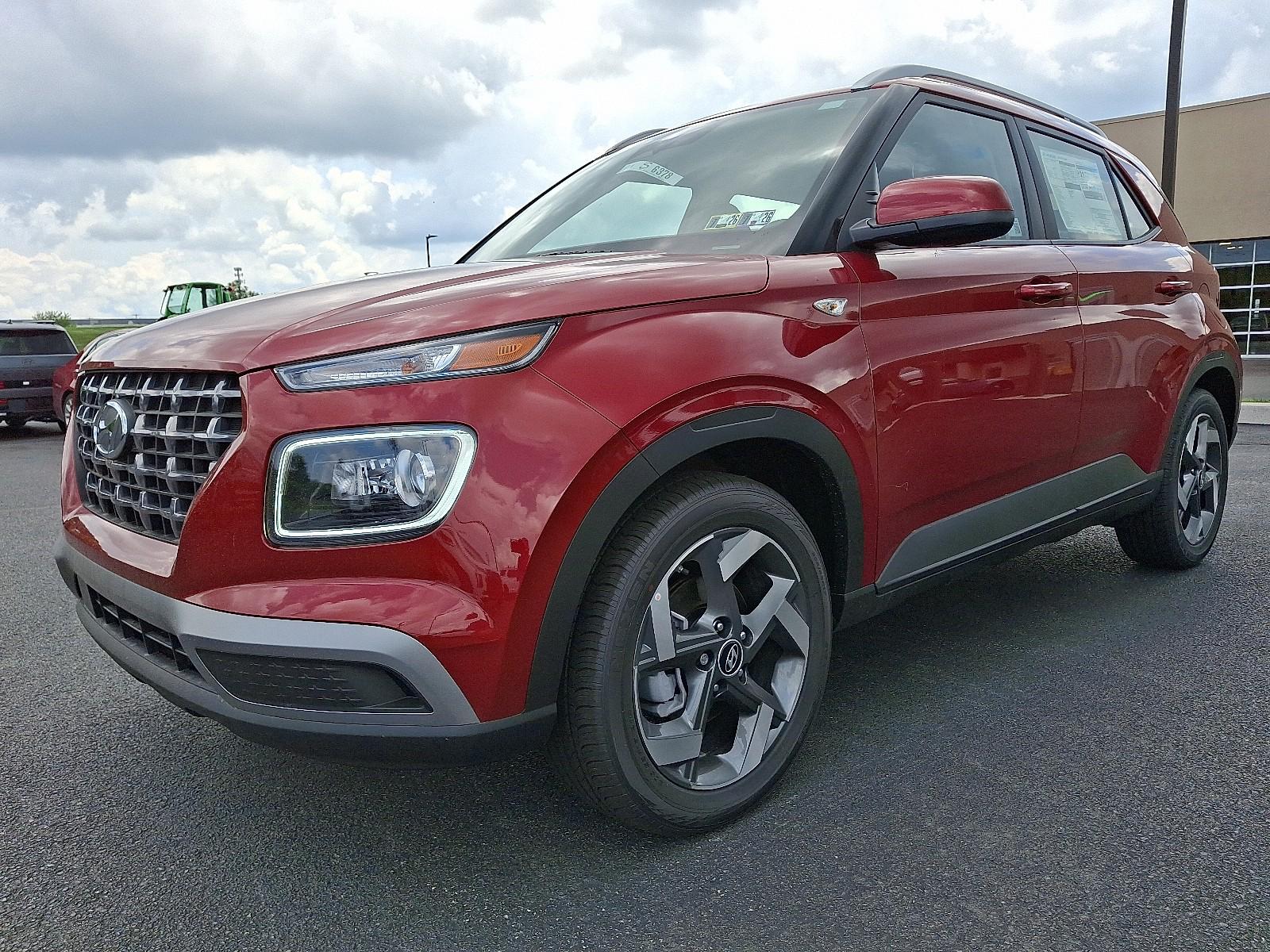 2025 Hyundai Venue Limited - Photo 2