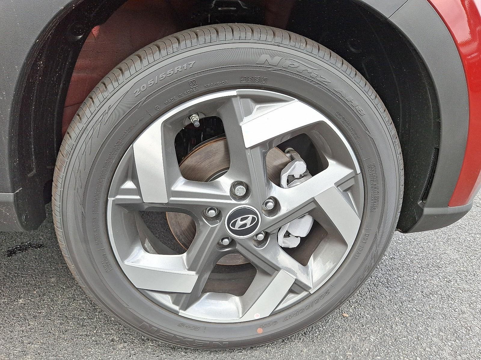 2025 Hyundai Venue Limited - Photo 5