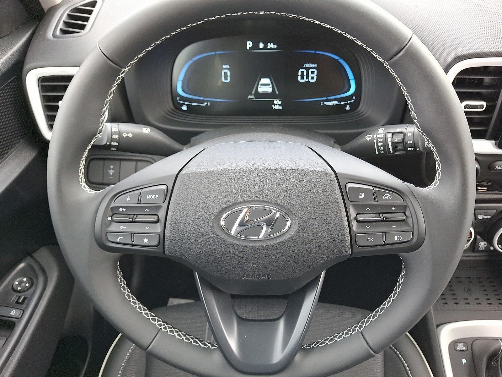 2025 Hyundai Venue Limited - Photo 15