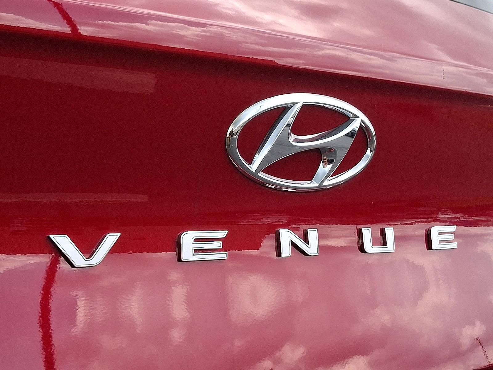 2025 Hyundai Venue Limited - Photo 22