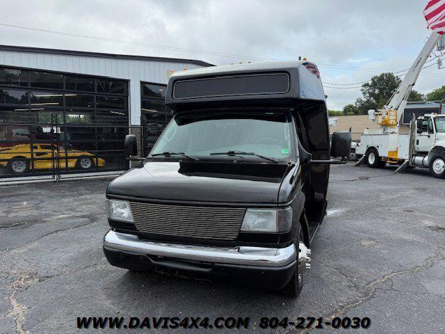 2005 Ford E-450 Cutaway Shuttle/Party Event Van Bus