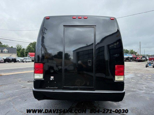 2005 Ford E-450 Cutaway Shuttle/Party Event Van Bus