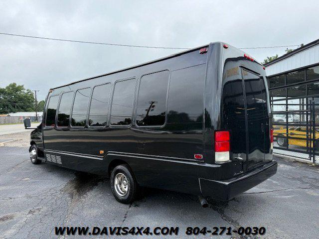 2005 Ford E-450 Cutaway Shuttle/Party Event Van Bus