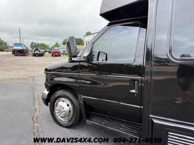 2005 Ford E-450 Cutaway Shuttle/Party Event Van Bus