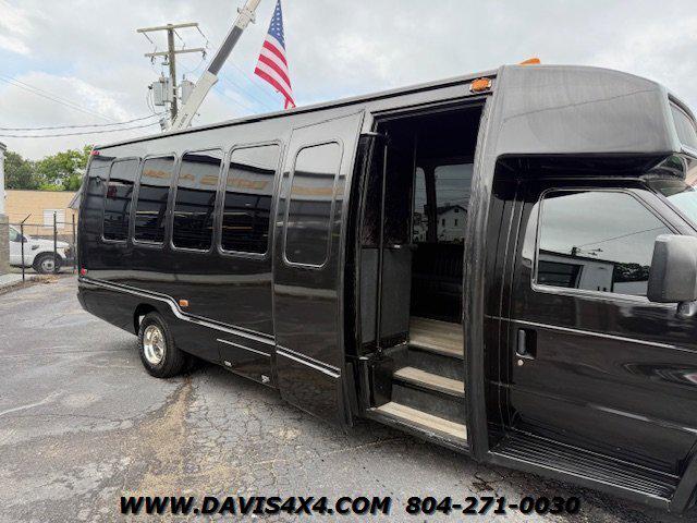 2005 Ford E-450 Cutaway Shuttle/Party Event Van Bus