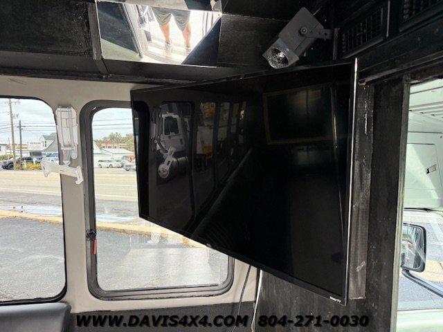 2005 Ford E-450 Cutaway Shuttle/Party Event Van Bus