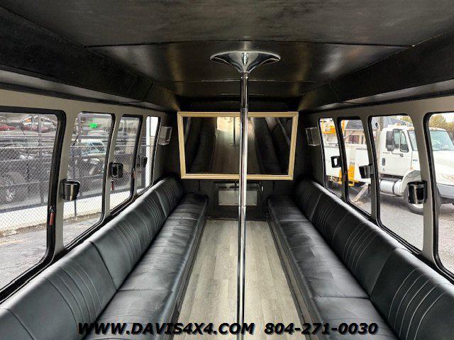 2005 Ford E-450 Cutaway Shuttle/Party Event Van Bus