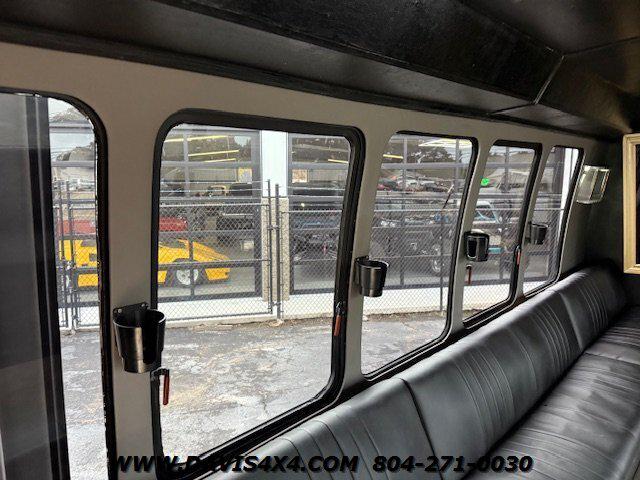 2005 Ford E-450 Cutaway Shuttle/Party Event Van Bus