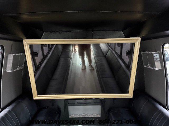 2005 Ford E-450 Cutaway Shuttle/Party Event Van Bus