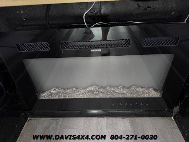 2005 Ford E-450 Cutaway Shuttle/Party Event Van Bus