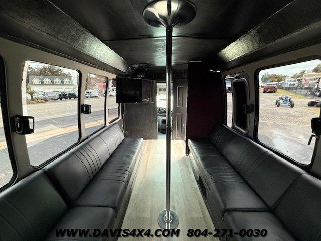 2005 Ford E-450 Cutaway Shuttle/Party Event Van Bus